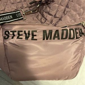 Steve Madden bag. Mauve. A great weekender bag